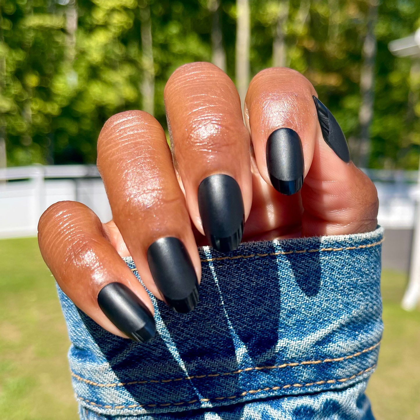 Glossy Tip Black French - Press-On | Medium | Oval